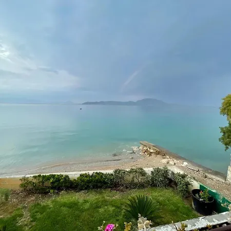 Stunning Beachfront Apartment Stratos Nerantza Exterior photo