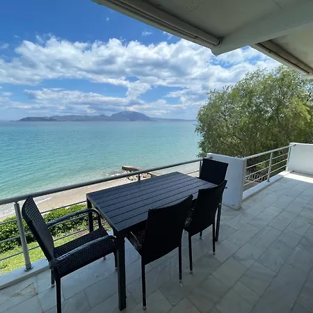 Stunning Beachfront Apartment Stratos Nerantza Exterior photo