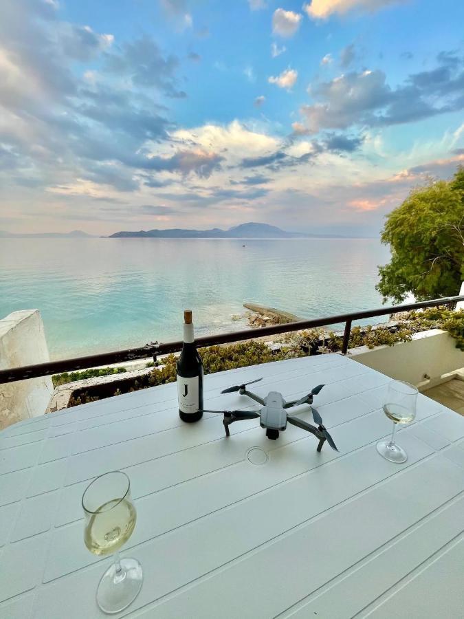 Stunning Beachfront Stratos Apartment Nerantza